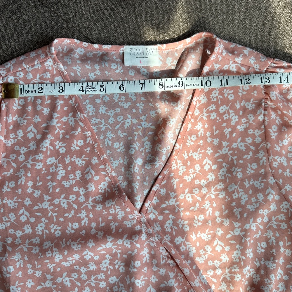 Sienna Sky Floral Blouse Size L - Picture 11 of 11